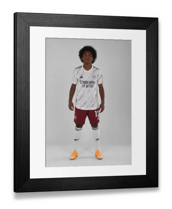 Framed Print : Arsenal First Team 2020-21: Willian's Arrival at London Colney
