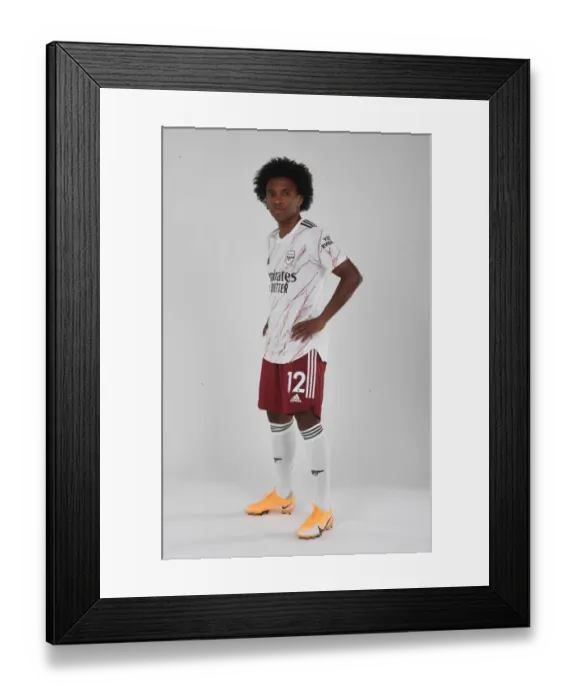 Framed Print : Arsenal Football Club: Willian at Arsenal Training, 2020-21 Season Framed Print : Arsenal Football Club: Willian at Arsenal Training, 2020-21 Season