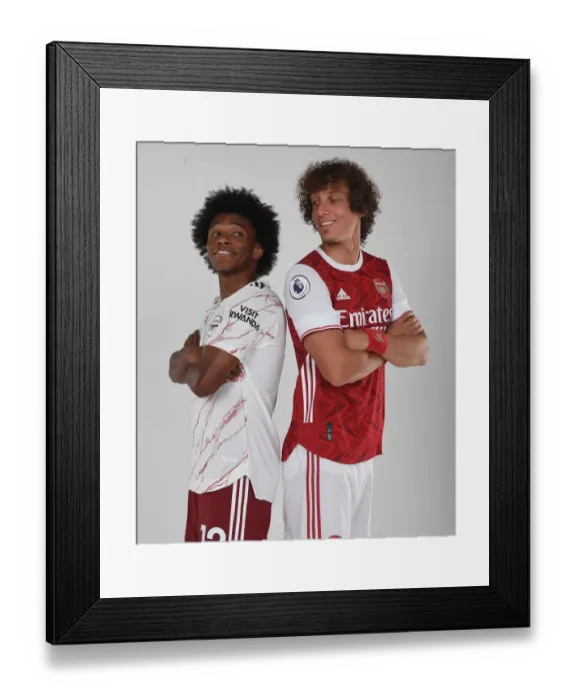 Framed Print : Arsenal First Team: Willian and David Luiz at 2020-21 Team Photoshoot