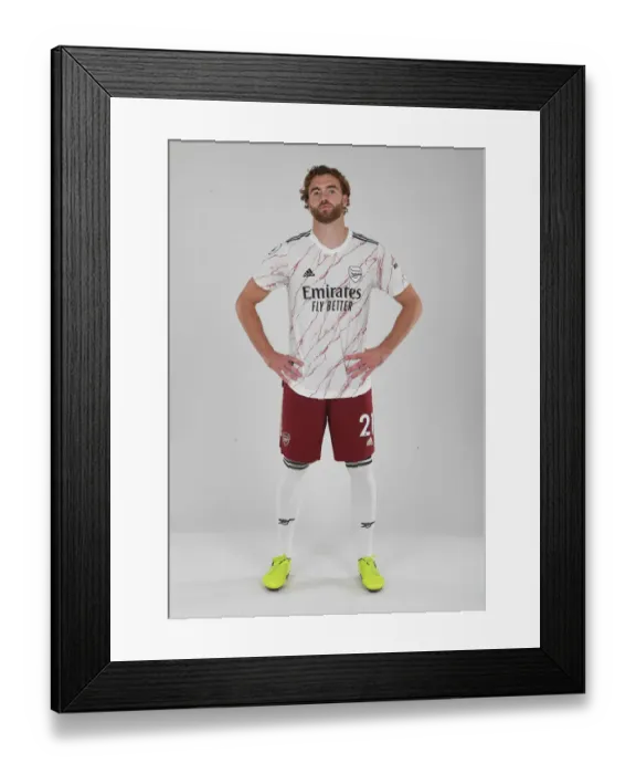 Framed Print : Arsenal First Team: 2020-21 Season Photocall - Calum Chambers Framed Print : Arsenal First Team: 2020-21 Season Photocall - Calum Chambers