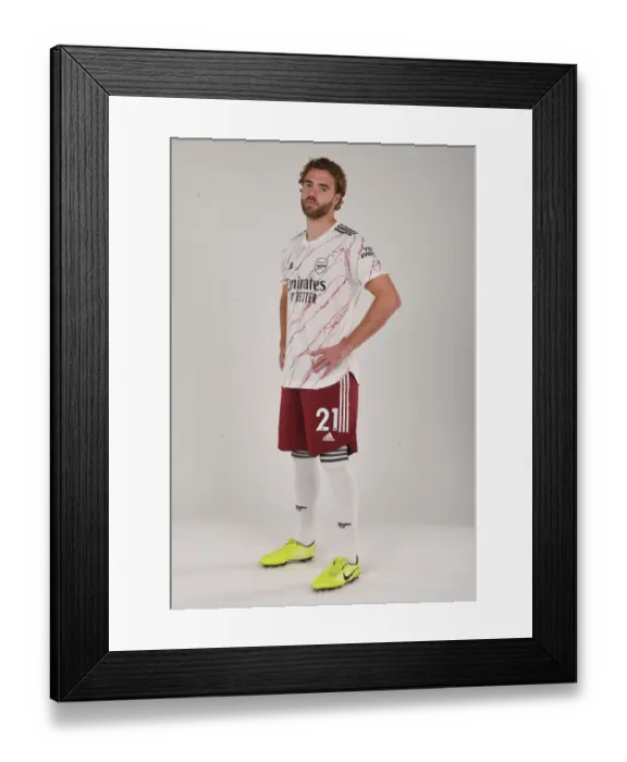 Framed Print : Arsenal First Team: 2020-21 Season Photocall - Calum Chambers Framed Print : Arsenal First Team: 2020-21 Season Photocall - Calum Chambers