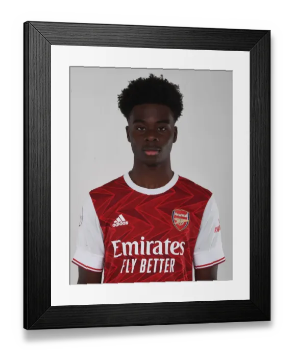 Framed Print : Arsenal First Team: Training with Bukayo Saka, 2020-21 Season Framed Print : Arsenal First Team: Training with Bukayo Saka, 2020-21 Season