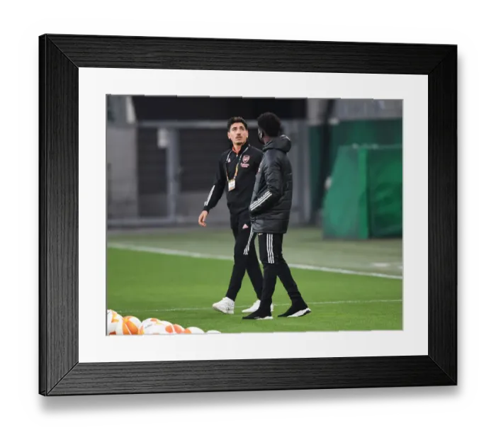 Framed Print : Arsenal's Bellerin and Saka Prepare for Rapid Vienna Clash in Europa League
