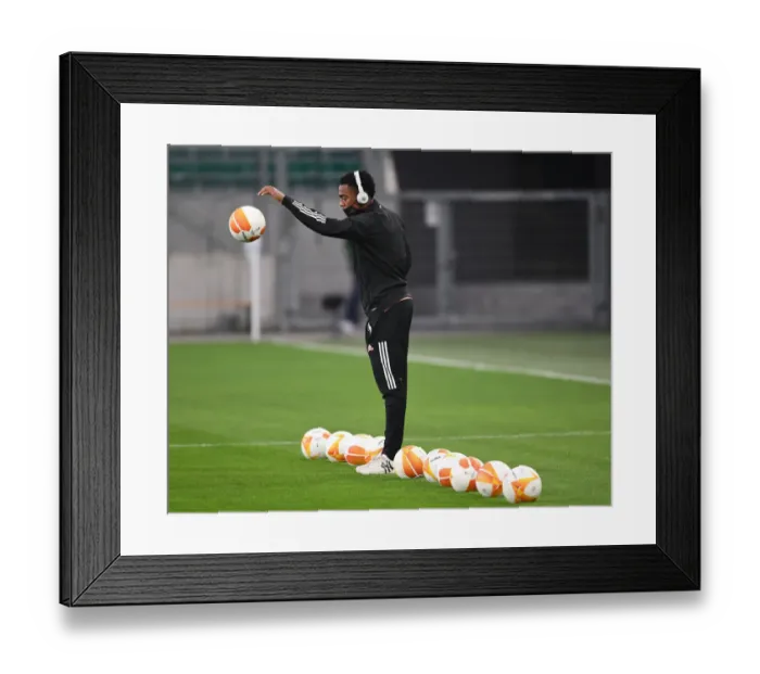 Framed Print : Arsenal's Joe Willock Gears Up for Rapid Vienna Clash in Europa League Framed Print : Arsenal's Joe Willock Gears Up for Rapid Vienna Clash in Europa League