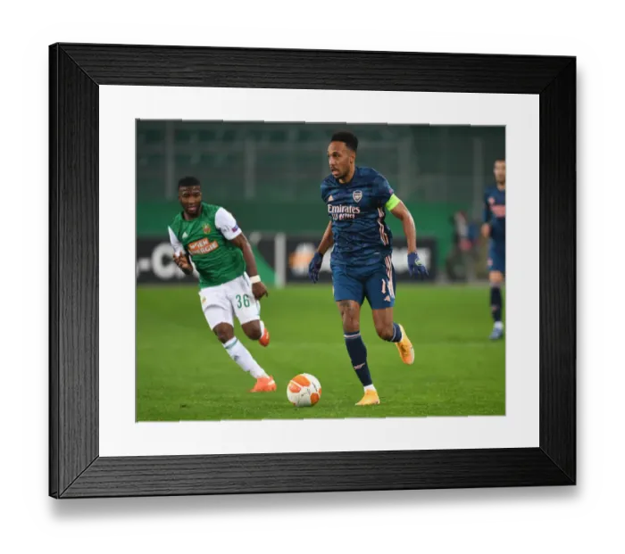 Framed Print : Arsenal's Aubameyang Scores Dramatically in Europa League Battle against Rapid Vienna