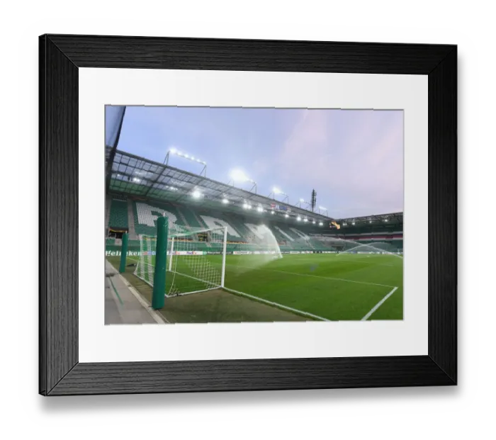 Framed Print : Arsenal's Arrival at Allianz Stadion: Rapid Vienna vs Arsenal, UEFA Europa League 2020-21