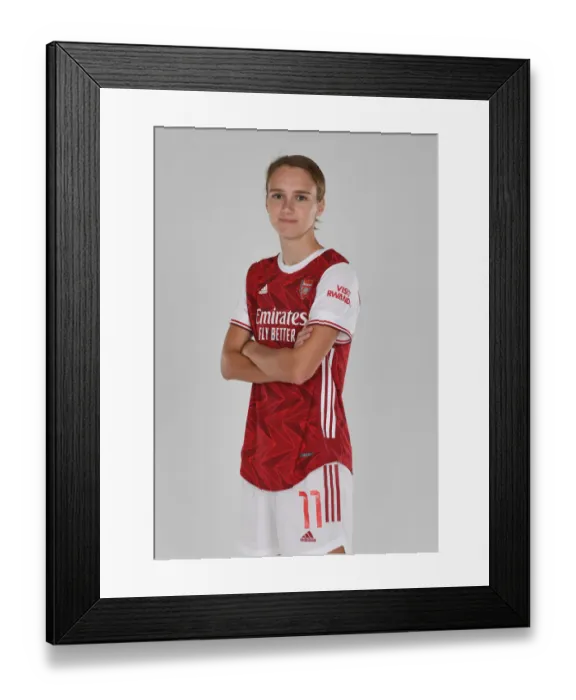 Framed Print : Arsenal Women's Team 2020-21: Vivianne Miedema at Team Photocall