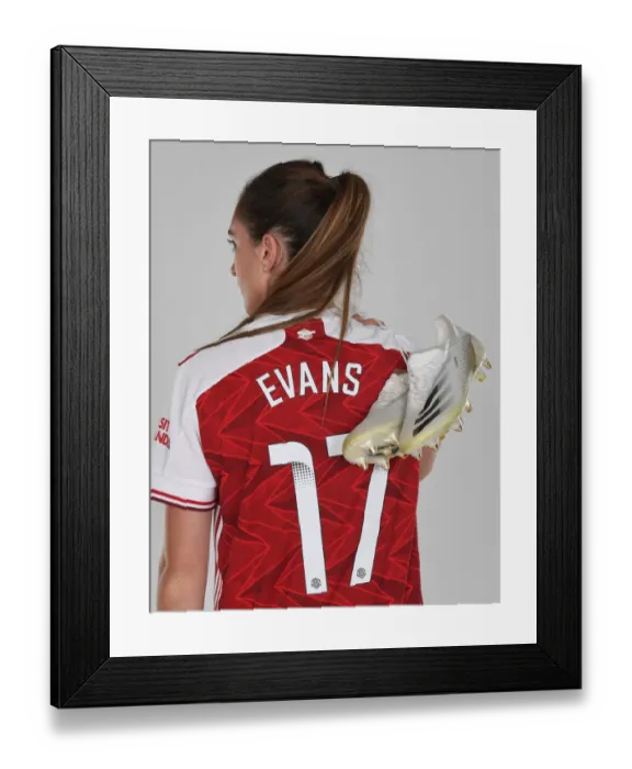 Framed Print : Arsenal Women's Team 2020-21: Lisa Evans at Photocall