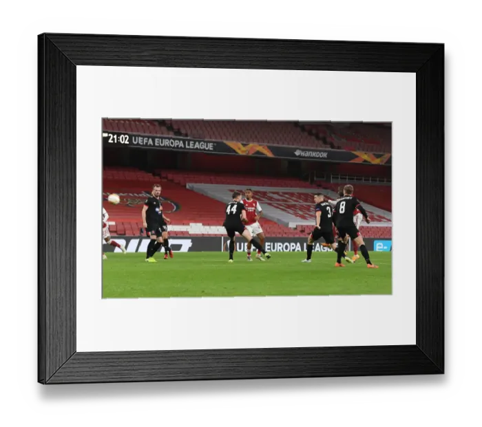 Framed Print : Arsenal FC v Dundalk FC: Group B - UEFA Europa League