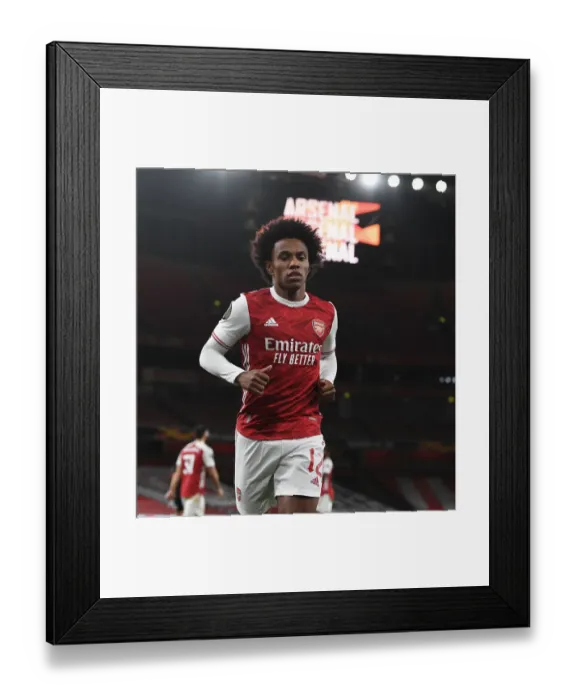 Framed Print : Arsenal's Willian in UEFA Europa League Action Against Dundalk (Behind Closed Doors) Framed Print : Arsenal's Willian in UEFA Europa League Action Against Dundalk (Behind Closed Doors)