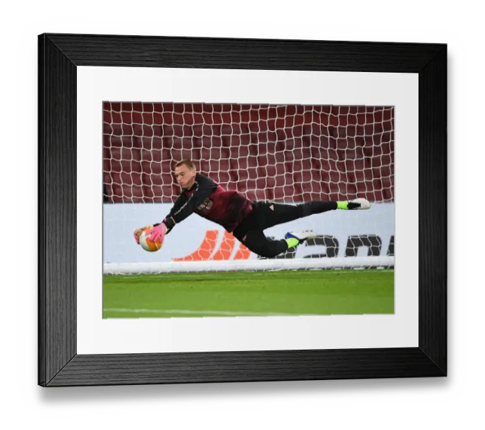 Framed Print : Arsenal vs Dundalk: Empty Emirates Stadium - UEFA Europa League (2020-21)