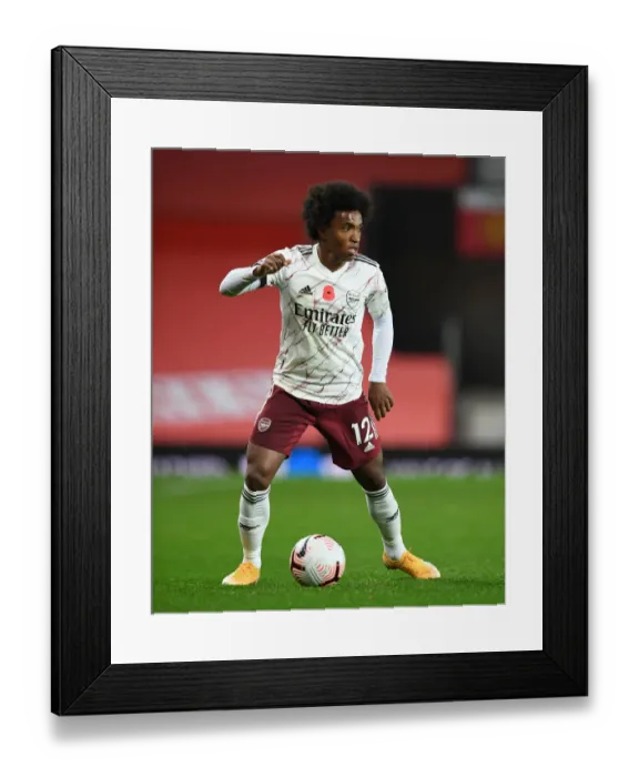 Framed Print : Behind Closed Doors: Willian at Empty Old Trafford - Manchester United vs Arsenal (2020-21)