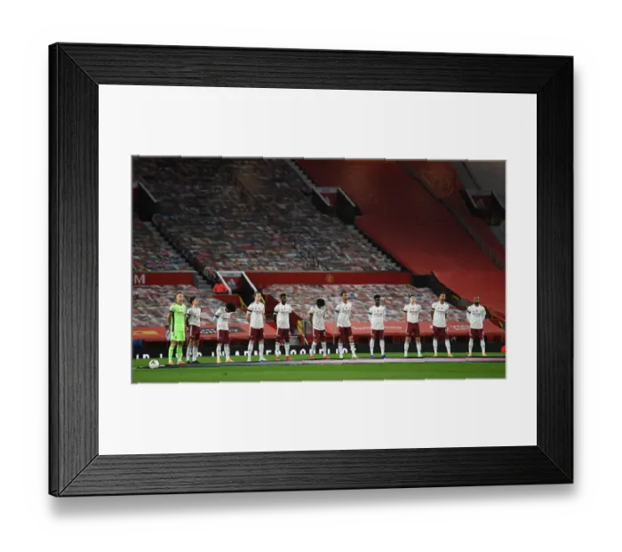 Framed Print : Manchester United vs Arsenal: Silence and Remembrance in Empty Old Trafford - Premier League 2020-21