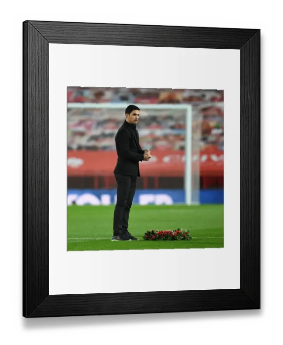 Framed Print : Manchester United vs Arsenal: Rememberance Day Tribute in Empty Old Trafford - Premier League 2020-21