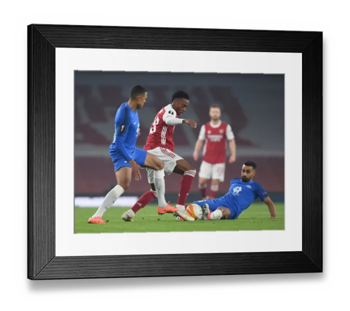 Framed Print : Arsenal vs Molde: Europa League Clash - Joe Willock vs Etzaz Aursnes Framed Print : Arsenal vs Molde: Europa League Clash - Joe Willock vs Etzaz Aursnes