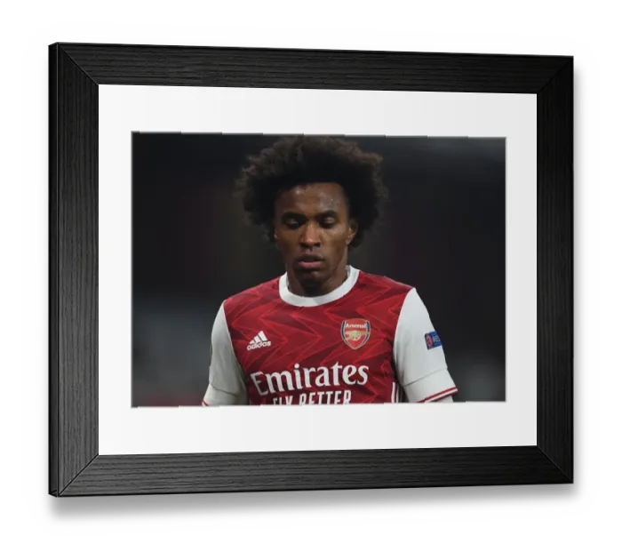 Framed Print : Willian's Showdown: Arsenal vs Molde in Europa League