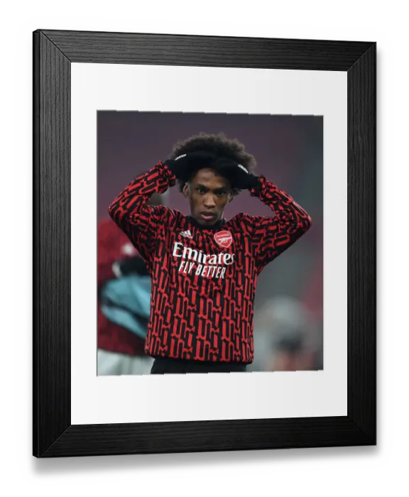 Framed Print : Arsenal FC vs Molde FK: Willian Warms Up Ahead of UEFA Europa League Clash at Emirates Stadium