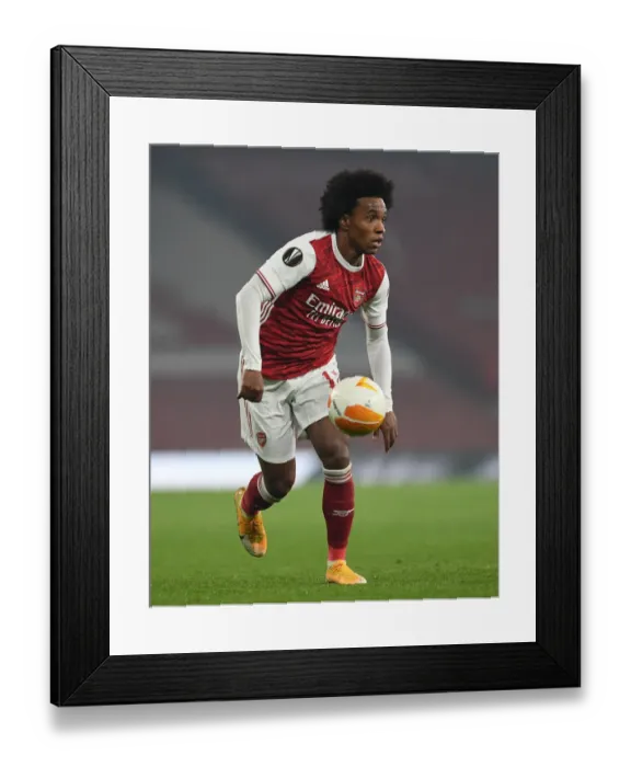 Framed Print : Arsenal's Europa League Clash: Willian Faces Off Against Molde Framed Print : Arsenal's Europa League Clash: Willian Faces Off Against Molde