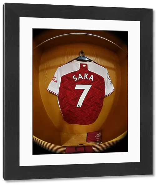 Arsenal's Empty Emirates: Sakas Hanger Awaits Aston Villa