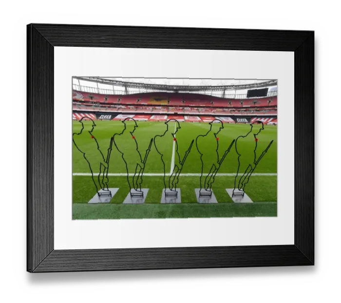 Framed Print : Remembrance Day at Emptied Emirates Stadium: Arsenal vs. Aston Villa, 2020-21 Premier League