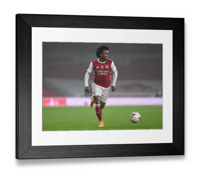 Framed Print : Willian in Action: Arsenal vs. Aston Villa, Premier League 2020-21 Framed Print : Willian in Action: Arsenal vs. Aston Villa, Premier League 2020-21