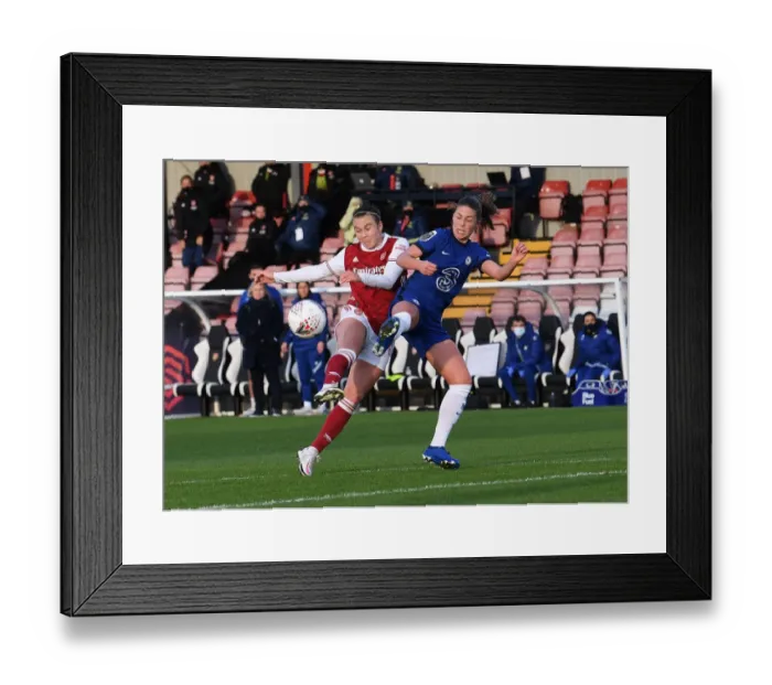 Framed Print : Arsenal vs Chelsea: A WSL Showdown - Foord vs Leupolz: A Battle of Brains and Ability