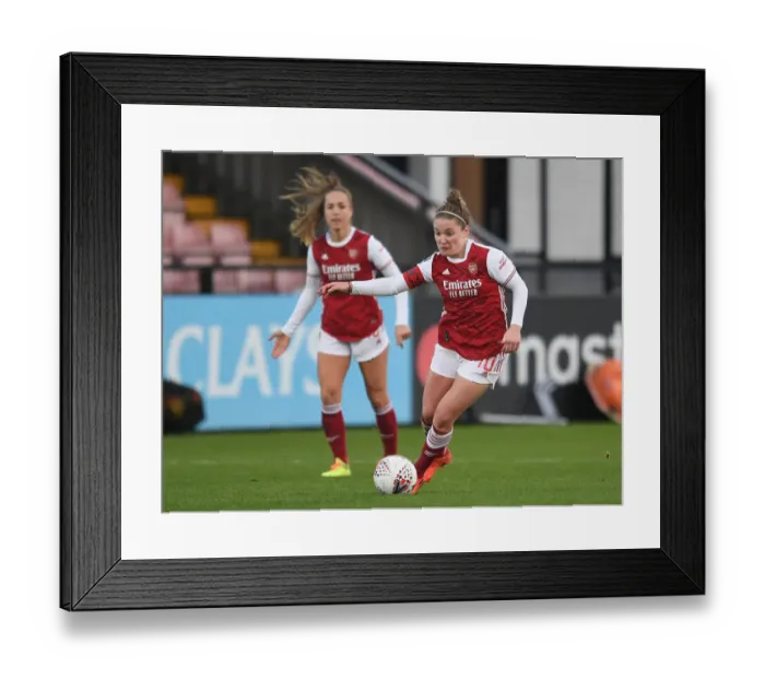Framed Print : Arsenal Women vs Chelsea Women: Kim Little in Action at the Barclays FA WSL Match