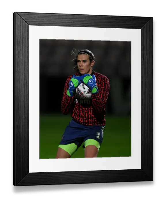 Framed Print : BOREHAMWOOD, ENGLAND - NOVEMBER 18: Lydia Williams of Arsenal warms up before during the FA Womens Continental League Framed Print : BOREHAMWOOD, ENGLAND - NOVEMBER 18: Lydia Williams of Arsenal warms up before during the FA Womens Continental League