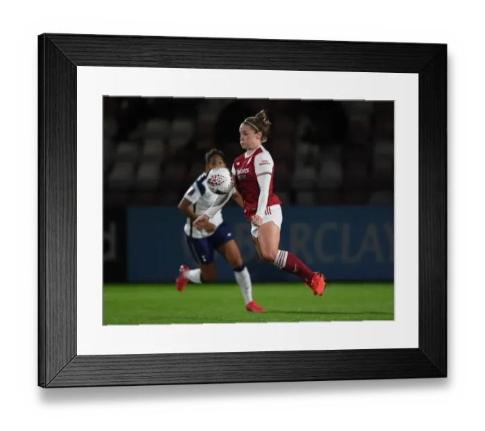 Framed Print : BOREHAMWOOD, ENGLAND - NOVEMBER 18: Kim Little of Arsenal during the FA Womens Continental League Cup match between Framed Print : BOREHAMWOOD, ENGLAND - NOVEMBER 18: Kim Little of Arsenal during the FA Womens Continental League Cup match between