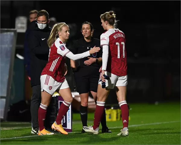 Arsenal Women Substitute Beth Mead Replaces Vivianne Miedema Against Tottenham Hotspur in Empty Meadow Park