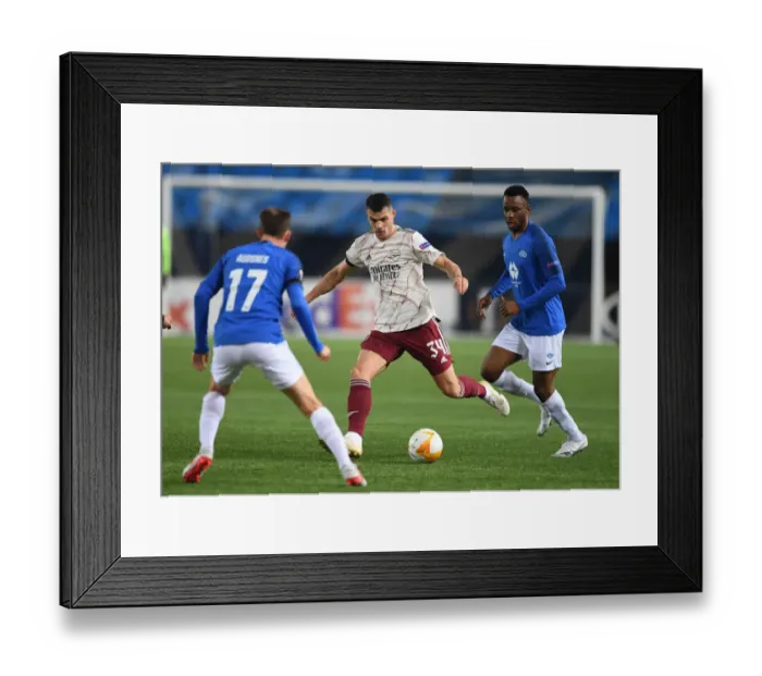 Framed Print : Xhaka Under Pressure: Molde FK vs Arsenal FC, UEFA Europa League, Group B Framed Print : Xhaka Under Pressure: Molde FK vs Arsenal FC, UEFA Europa League, Group B