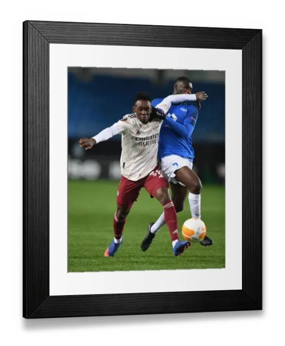 Framed Print : Molde vs Arsenal: Europa League Clash - Flo Balogun Faces Off Against Sheriff Sinyan