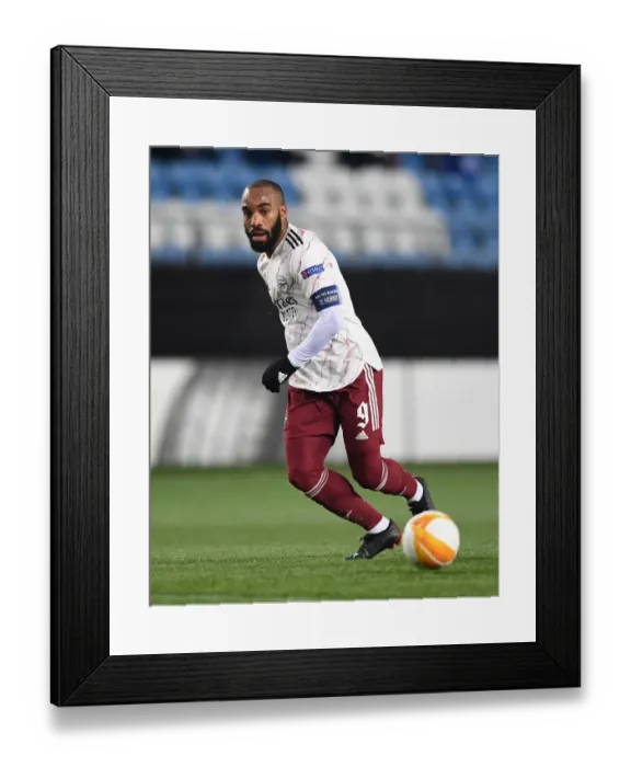 Framed Print : Arsenal's Alexandre Lacazette in Action against Molde FK in UEFA Europa League Group Stage Framed Print : Arsenal's Alexandre Lacazette in Action against Molde FK in UEFA Europa League Group Stage