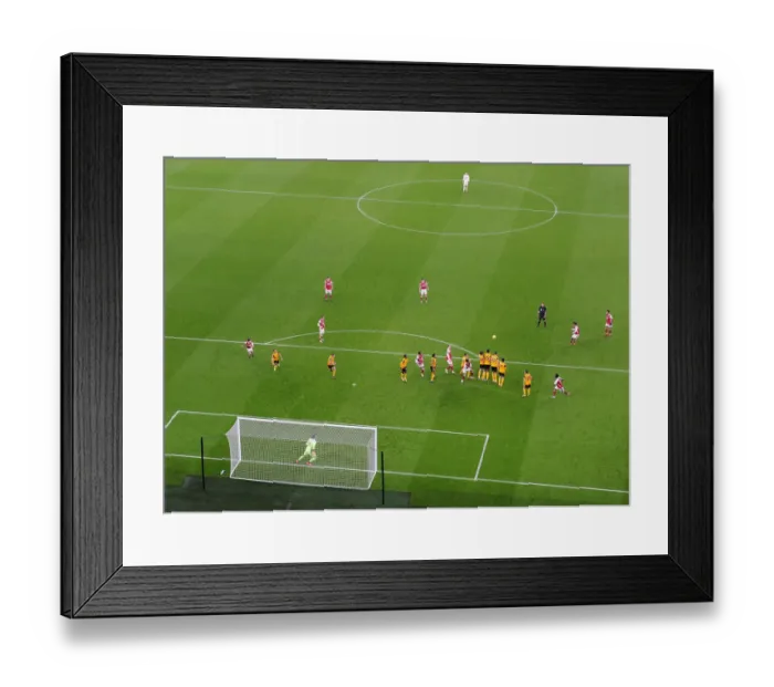 Framed Print : Arsenal vs. Wolverhampton Wanderers: Willian's Free Kick in Empty Emirates Stadium, Premier League 2020-21 Framed Print : Arsenal vs. Wolverhampton Wanderers: Willian's Free Kick in Empty Emirates Stadium, Premier League 2020-21