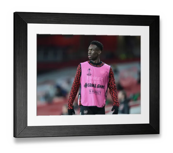 Framed Print : Arsenal's Flo Balogun Shines in Empty Emirates: UEFA Europa League Clash Against Rapid Wien