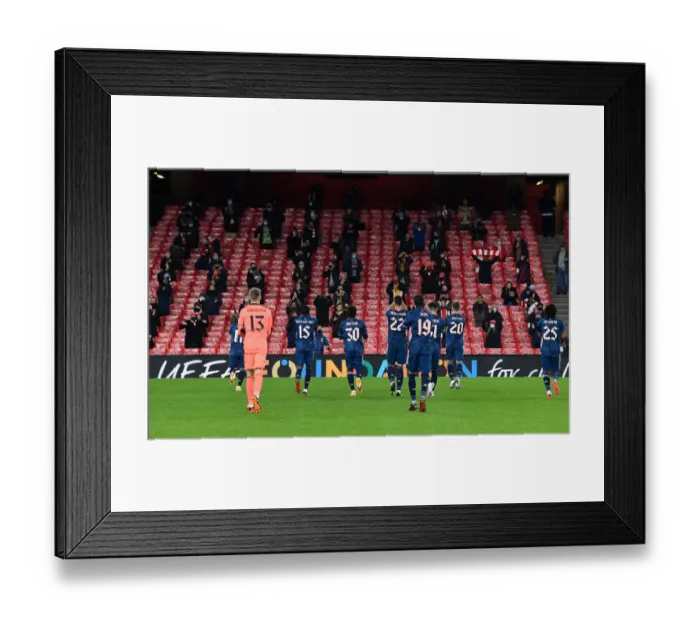 Framed Print : Arsenal Players Salute Fans Before Europa League Clash vs. Rapid Wien
