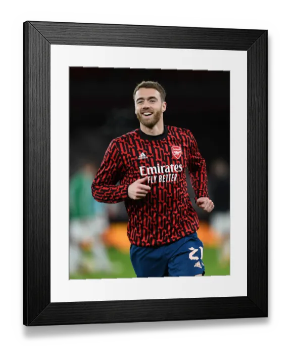 Framed Print : Arsenal's Calum Chambers Gears Up for Europa League Battle Against Rapid Wien