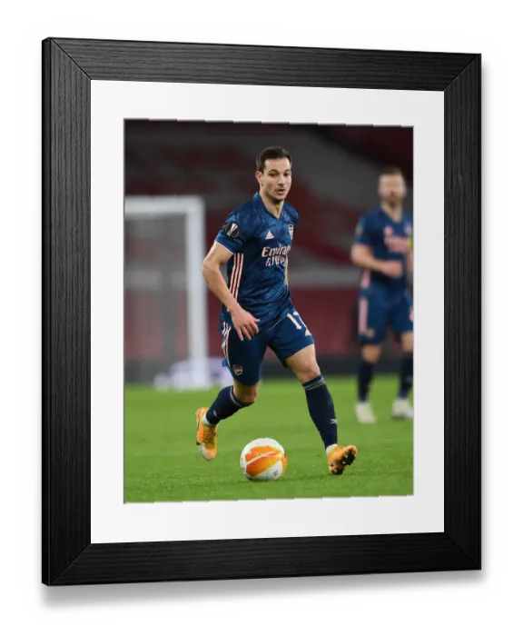 Framed Print : Arsenal's Cedric Soares in Action against Rapid Wien in UEFA Europa League Framed Print : Arsenal's Cedric Soares in Action against Rapid Wien in UEFA Europa League