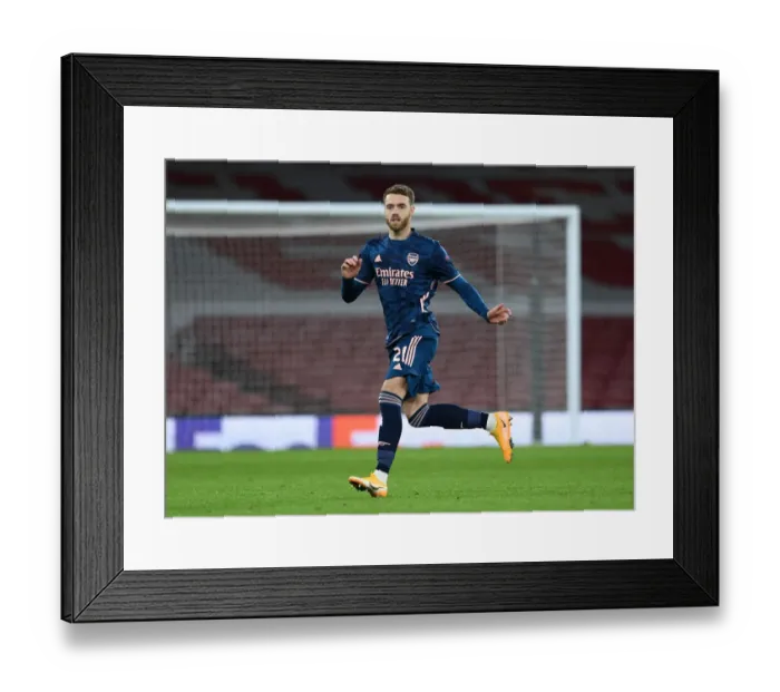 Framed Print : Calum Chambers in Action: Arsenal vs. Rapid Wien, UEFA Europa League (2020-21)