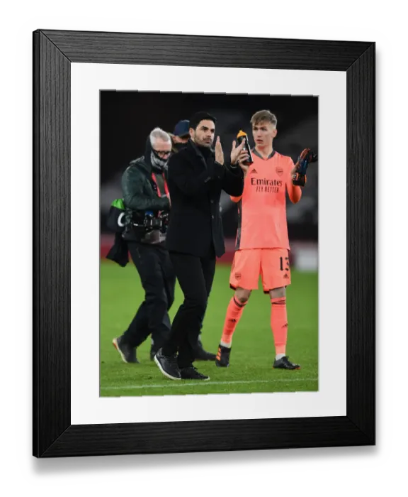 Framed Print : Arsenal's Mikel Arteta Celebrates with Fans after Europa League Victory over Rapid Wien