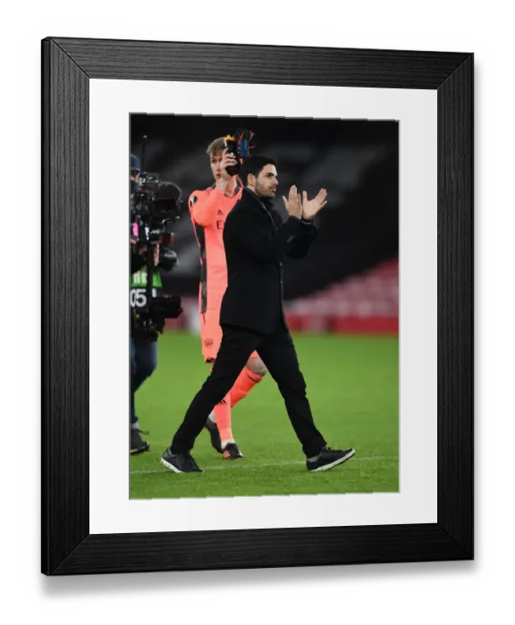 Framed Print : Mikel Arteta Celebrates Europa League Victory with Arsenal Fans at Emirates Stadium