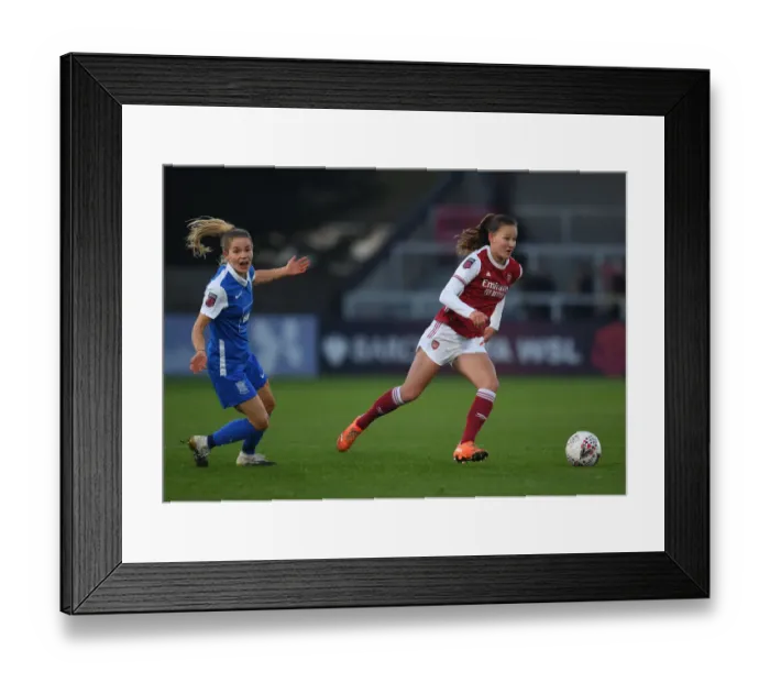 Framed Print : Milan Gut in Action: Arsenal Women vs Birmingham City Women - Barclays FA WSL Clash at Meadow Park