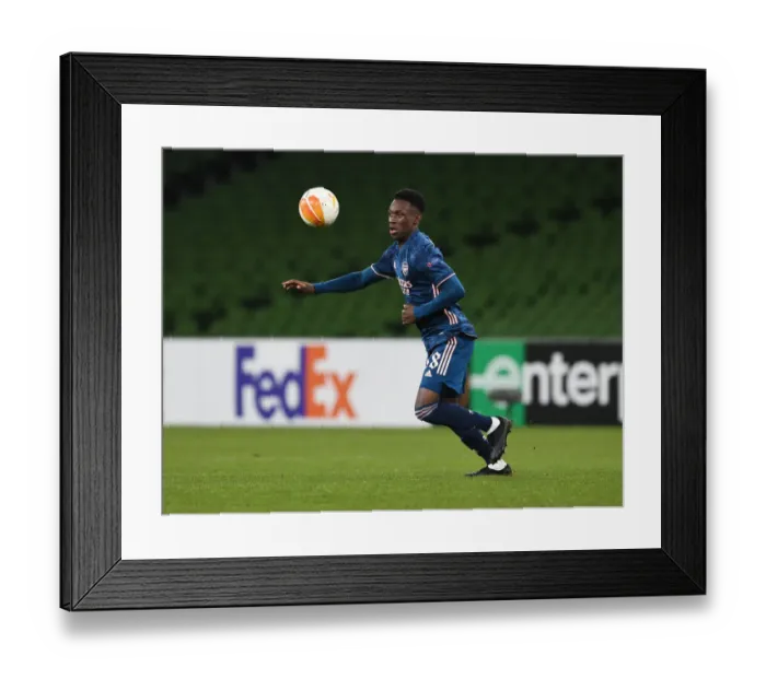 Framed Print : Arsenal's Flo Balogun Shines in UEFA Europa League Clash Against Dundalk FC