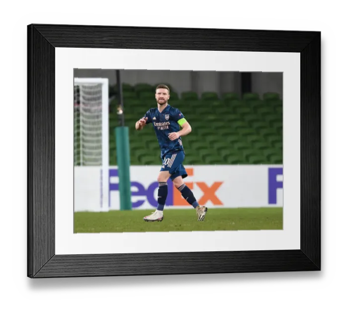 Framed Print : Mustafi in Action: Arsenal's Defender Shines in Dundalk UEFA Europa League Clash
