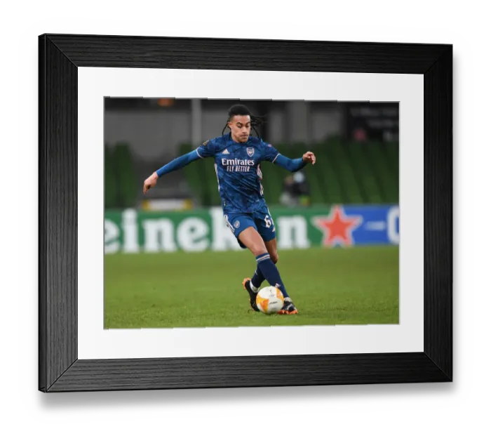 Framed Print : Arsenal's Miguel Azeez in Action against Dundalk FC in UEFA Europa League Framed Print : Arsenal's Miguel Azeez in Action against Dundalk FC in UEFA Europa League