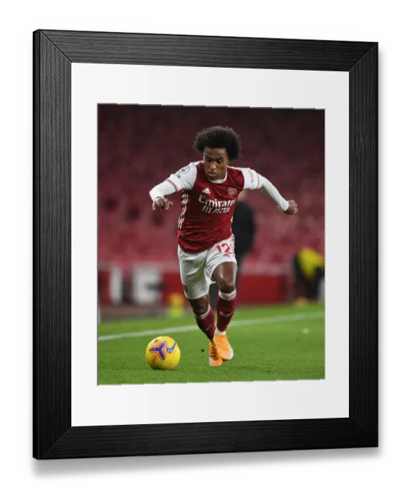 Framed Print : Arsenal vs Burnley: Willian at Emirates Stadium Amid Limited Spectators (December 2020)