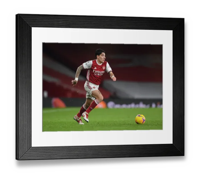 Framed Print : Arsenal's Bellerin in Action against Burnley - Premier League 2020-21 Framed Print : Arsenal's Bellerin in Action against Burnley - Premier League 2020-21