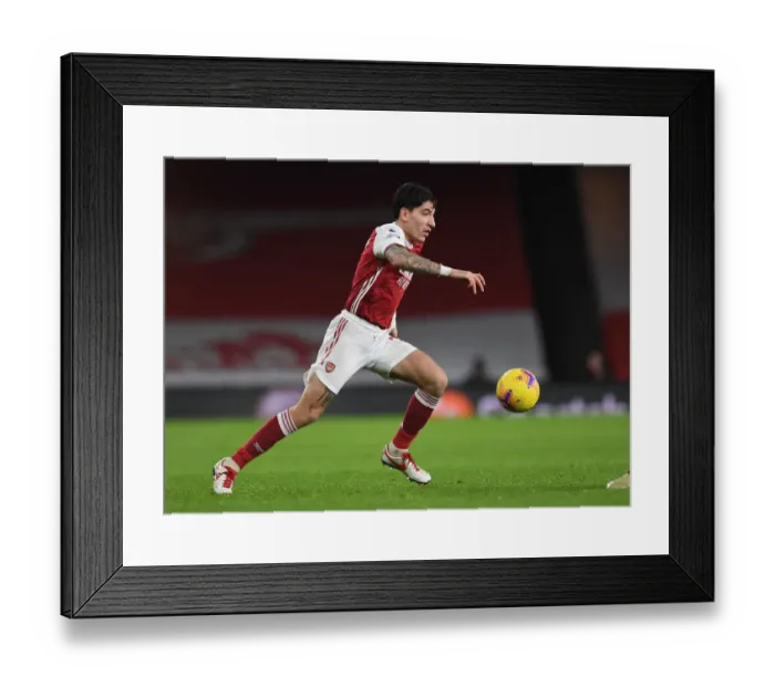 Framed Print : Arsenal's Bellerin in Action: Arsenal vs. Burnley (2020-21)