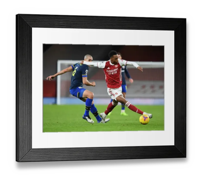 Framed Print : Arsenal's Joe Willock Outmaneuvers Oriol Romeu: Thrilling Moment from Arsenal vs Southampton (2020-21) Framed Print : Arsenal's Joe Willock Outmaneuvers Oriol Romeu: Thrilling Moment from Arsenal vs Southampton (2020-21)