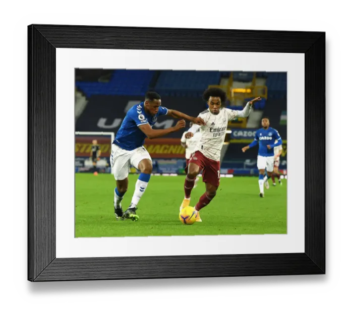 Framed Print : Willian vs Mina: Intense Battle at Goodison Park - Everton vs Arsenal, Premier League 2020-21